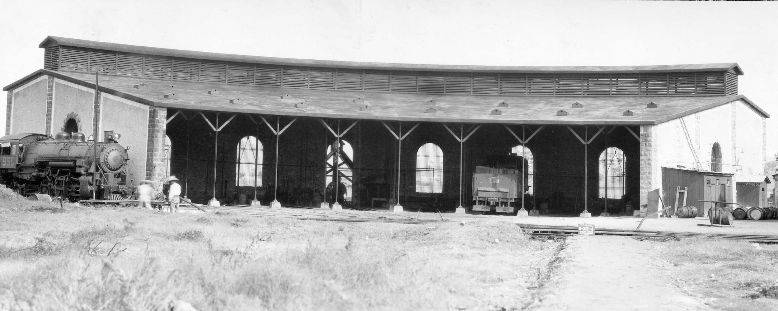 Casa redonda para ocho vías en Empalme Escobedo, Guanajuato, 1926.