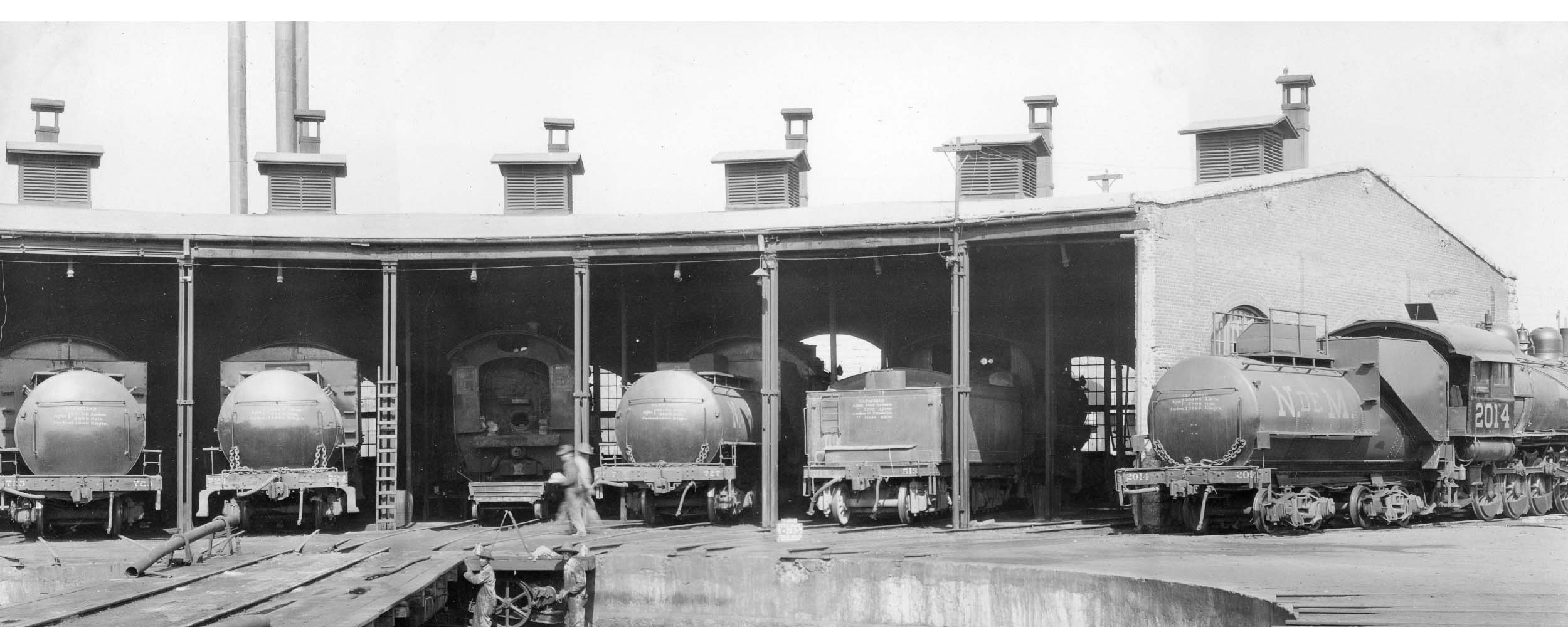 Extremo sur de la casa redonda para 16 vías en los talleres de Monclova, Coahuila, 1929.